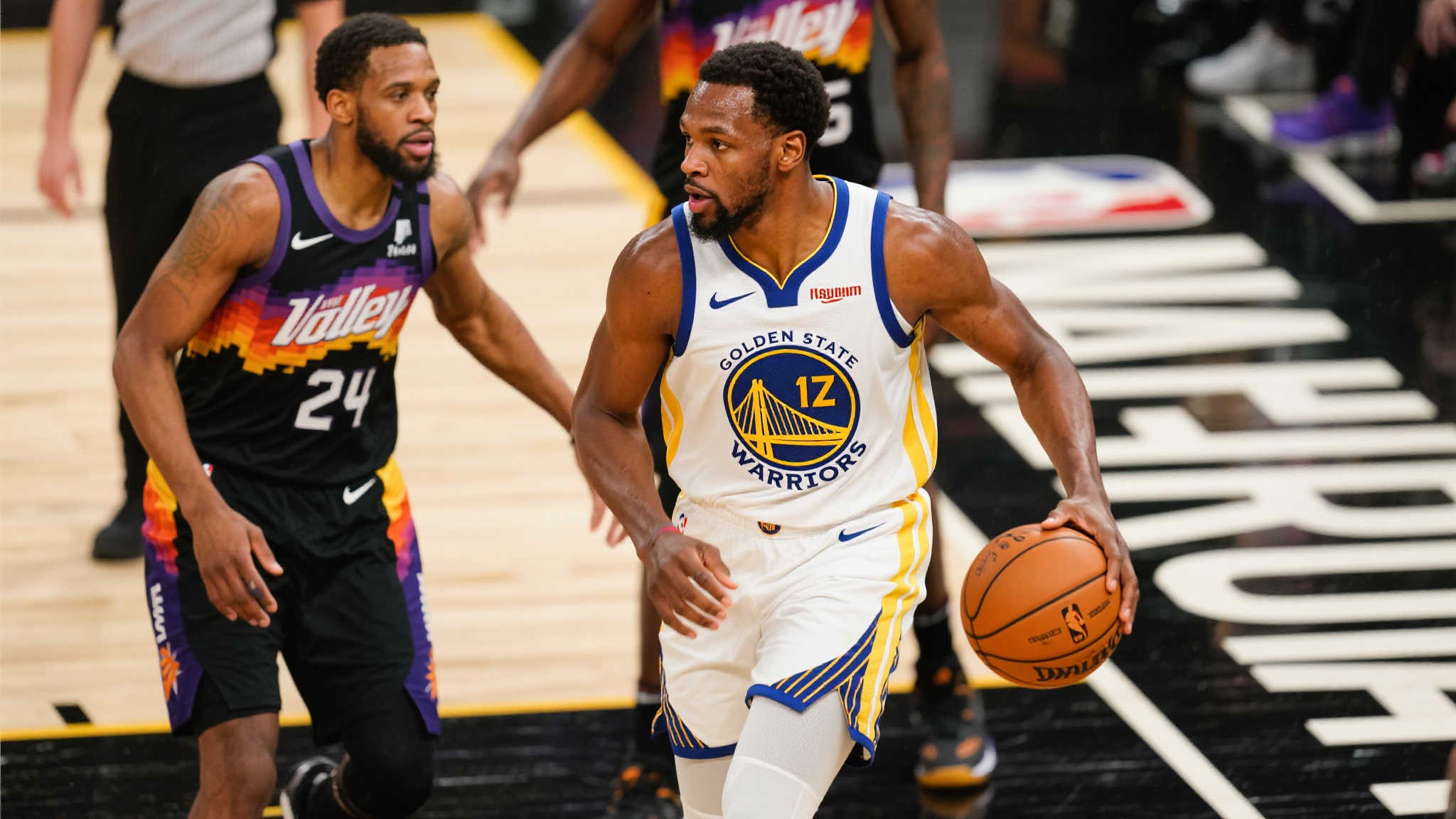 詹姆斯再迎喜讯!湖人重磅交易亮相,三换一引进年度最佳防守球员,西部格局将变 詹姆斯再迎喜讯!湖人重磅交易亮相,三换一引进年度最佳防守球员,西部格局将变